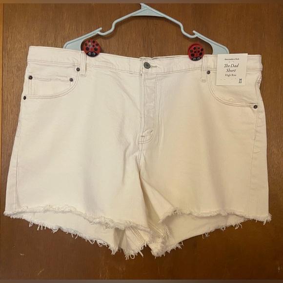 NWT Abercrombie and Fitch- High Rise Dad Short- 36/22 - Picture 12 of 12